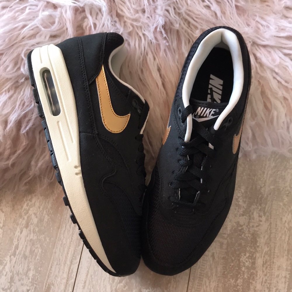 NWTNike ID Air Max 1 Premium Black Gold - Picture 7 of 8